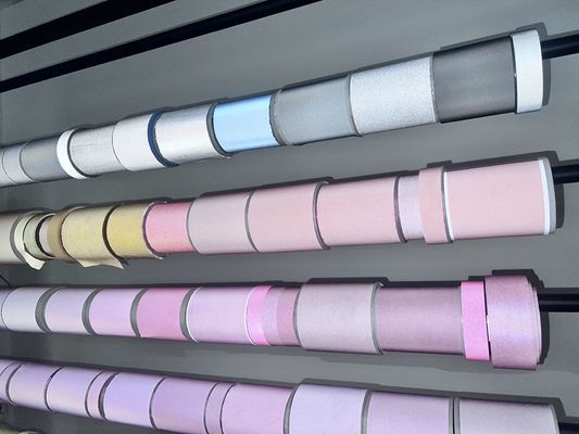 Szary kolor wysokiej odblaskowości przędzy miękkiej odblaskowości nici szycia odblaskowości nici haftowania